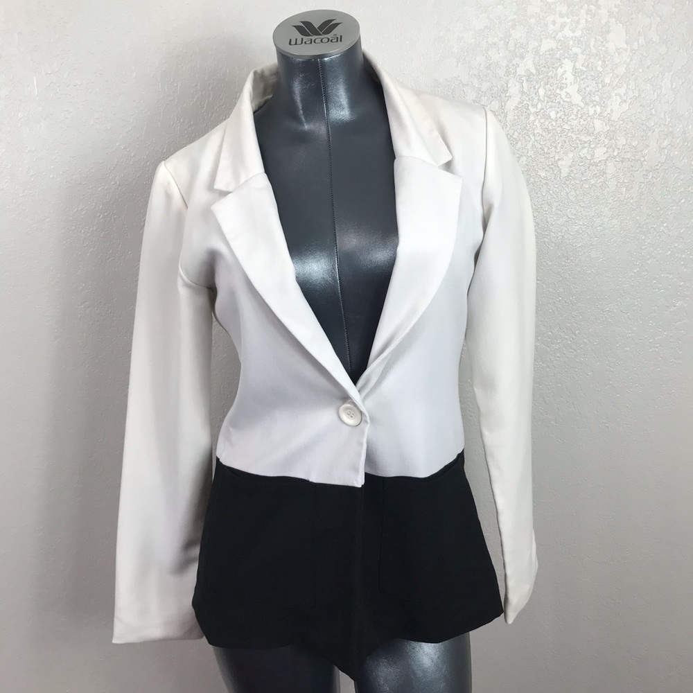 DOTS CREAM & BLACK BLAZER